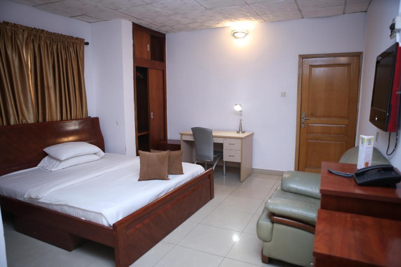 The Habitat Suites International Lagos Exterior foto