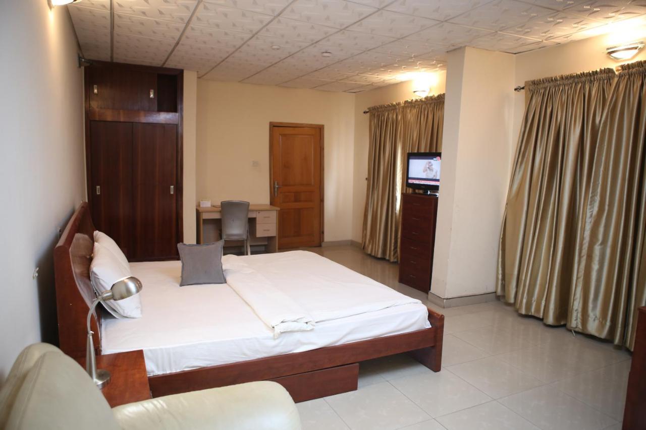The Habitat Suites International Lagos Exterior foto